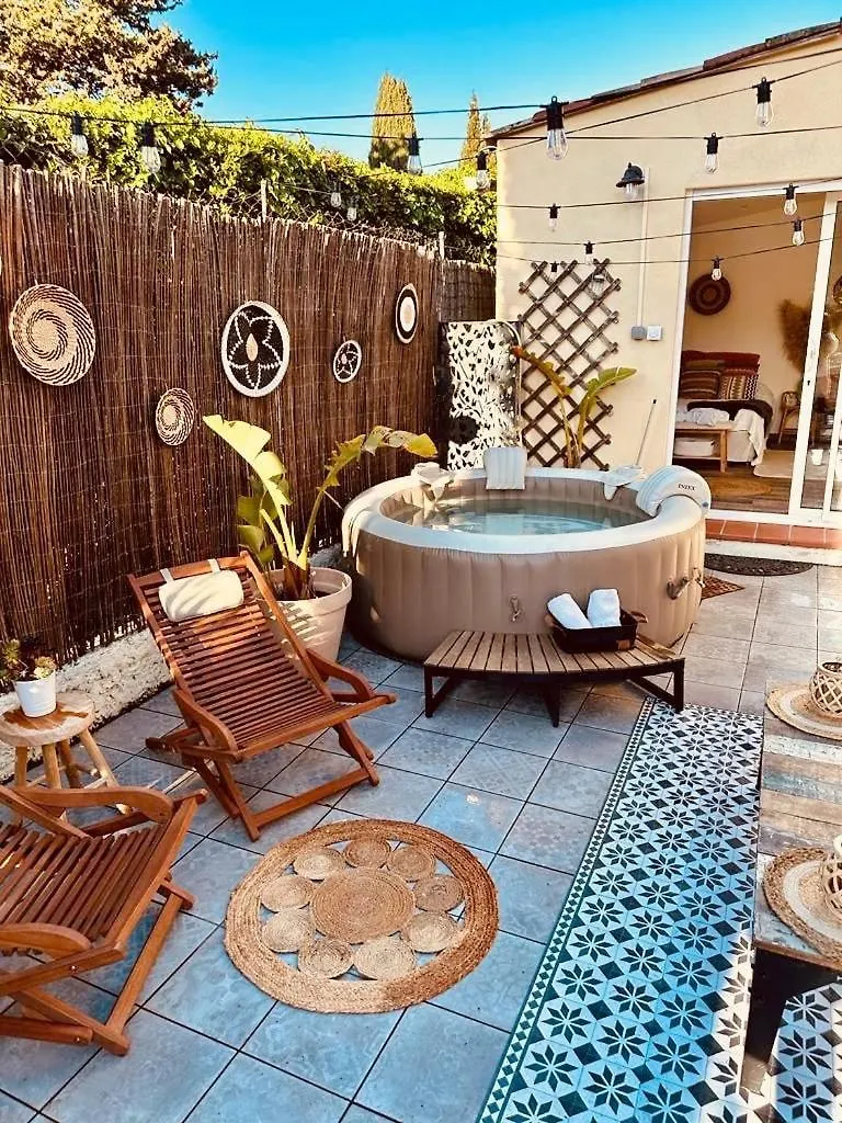 Superbe Dependance Sanary, Studio Jacuzzi Prive